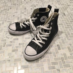 Size 6 leather converses