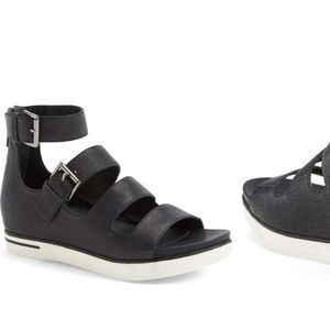 Eileen Fisher Bunch Sandal in Black Leather