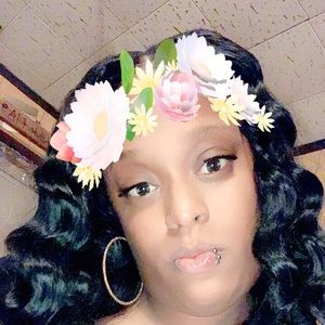 Meet your Posher, Shalexis