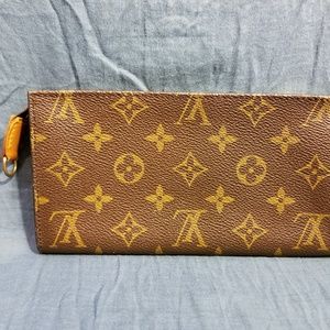 Authentic Louis Vuitton Bucket GM Pouch