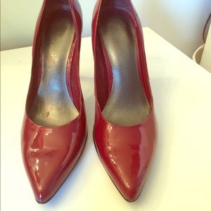 Size 6 red heels
