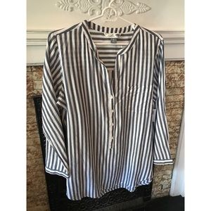 NWT Old Navy Stripped Shirt! Never worn!