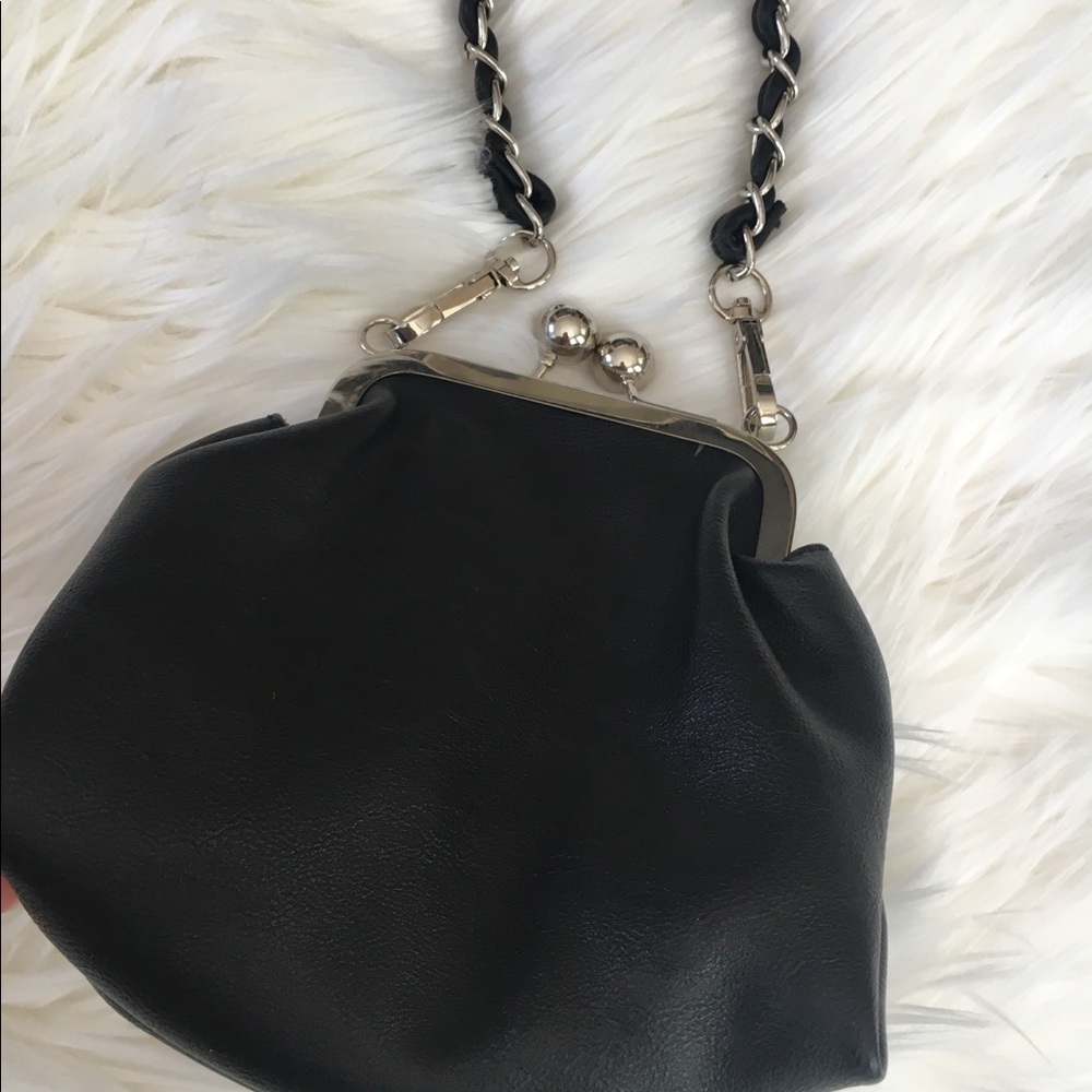 Rose Shaped Bag - Picture 3 of 3