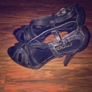 Size 9 Moda Spana leather heeled sandals