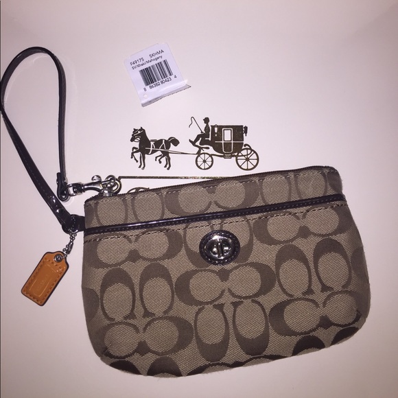 Coach Park Signature Medium Wristlet F49175 - Picture 2 of 7