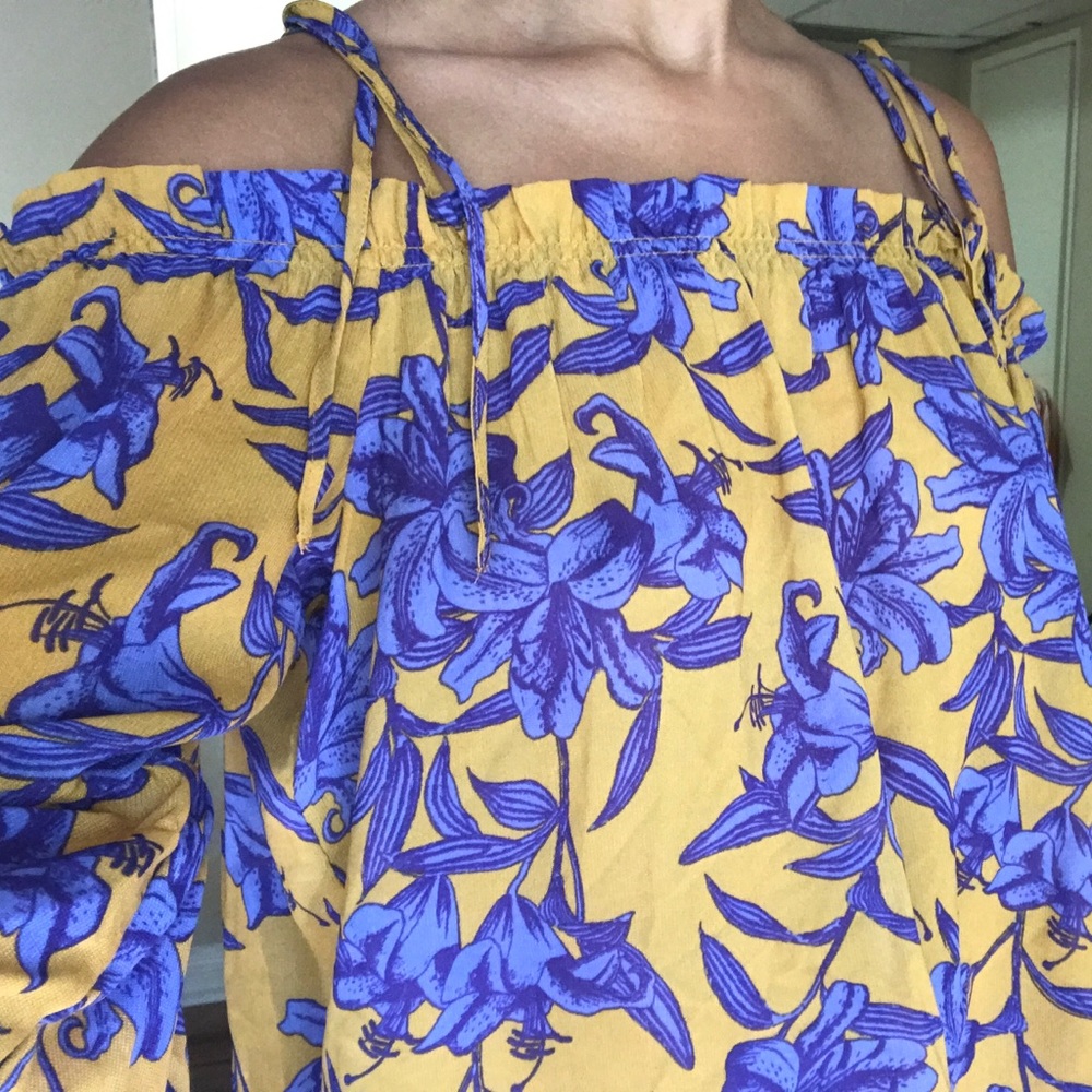 Cold shoulder spaghetti strap floral print top
