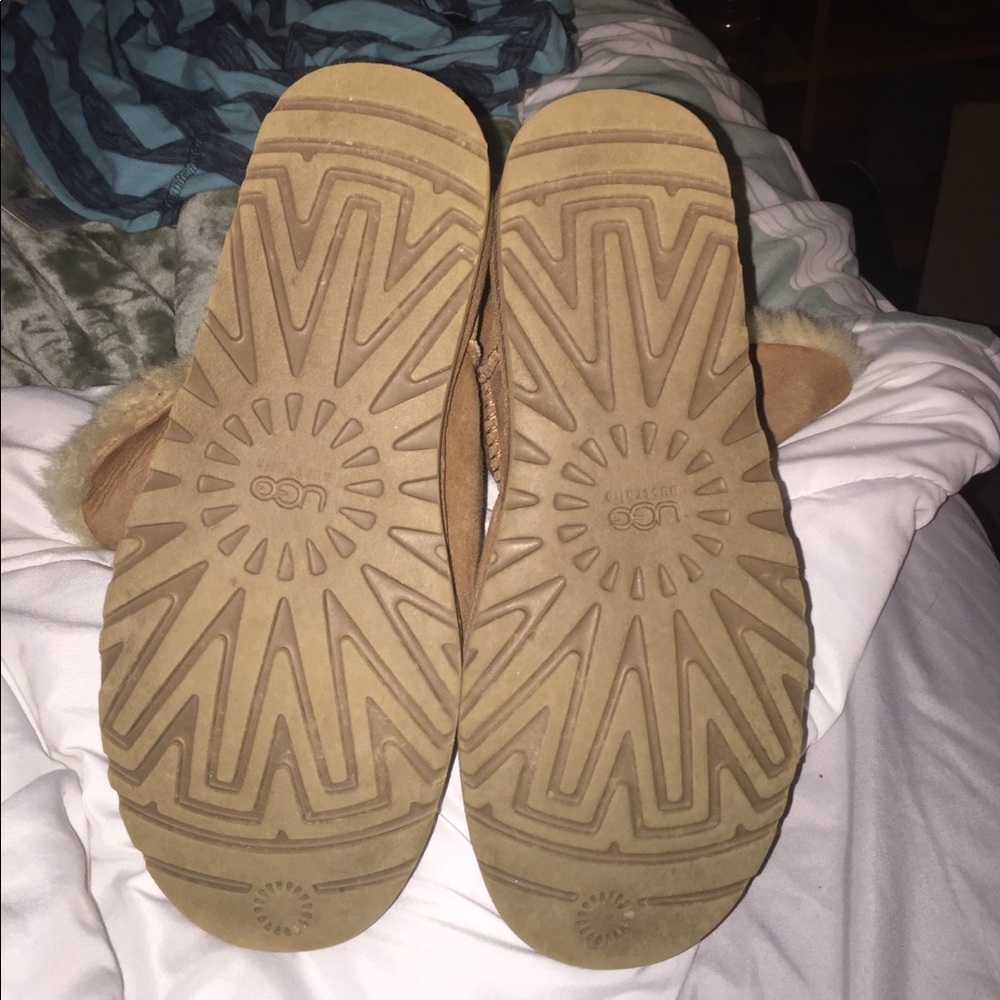 Bailey Button Uggs - image 3