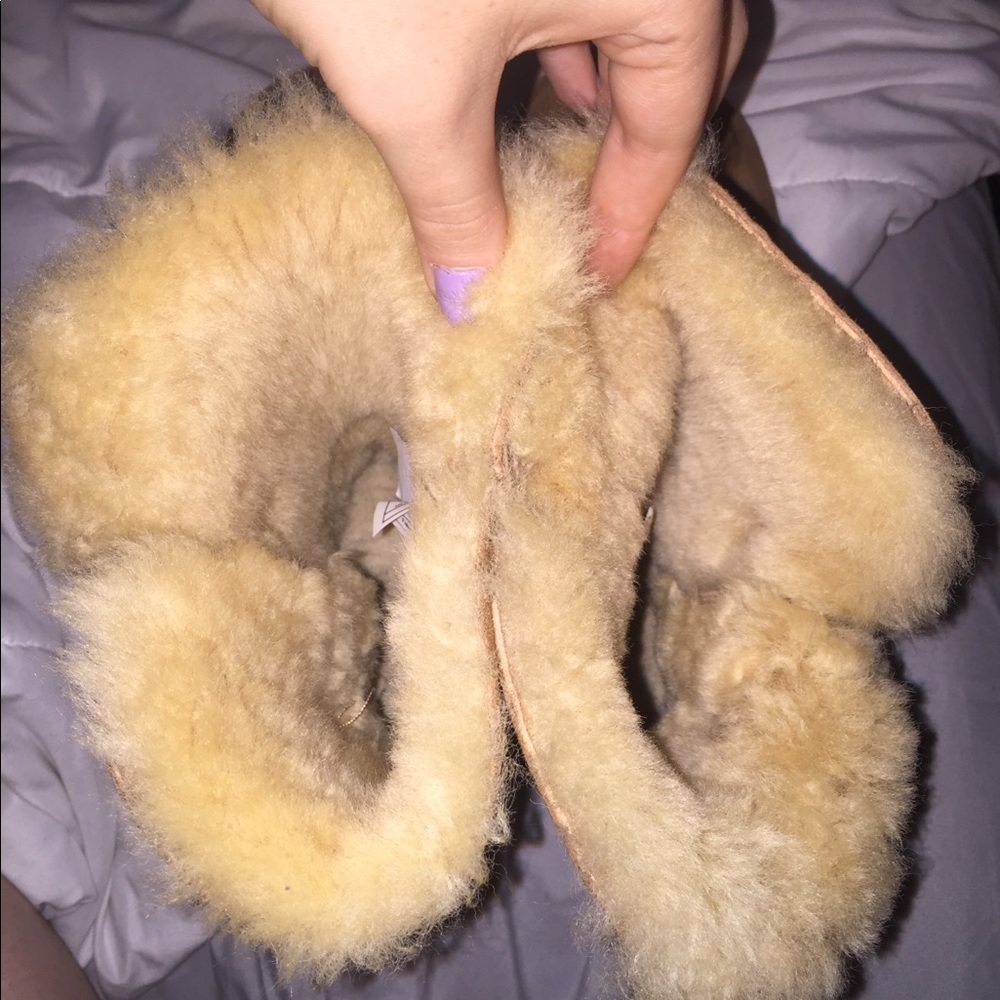 Bailey Button Uggs - image 4