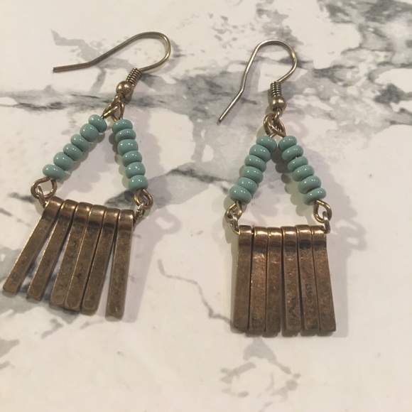 NWT Gold Bar Dangle Earrings - Picture 4 of 4