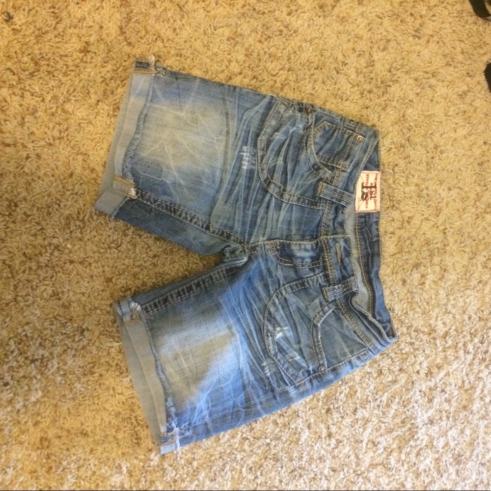 Stylin' denim shorts!