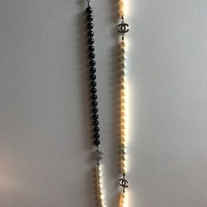 Chanel black and white beaded necklace - Vintage