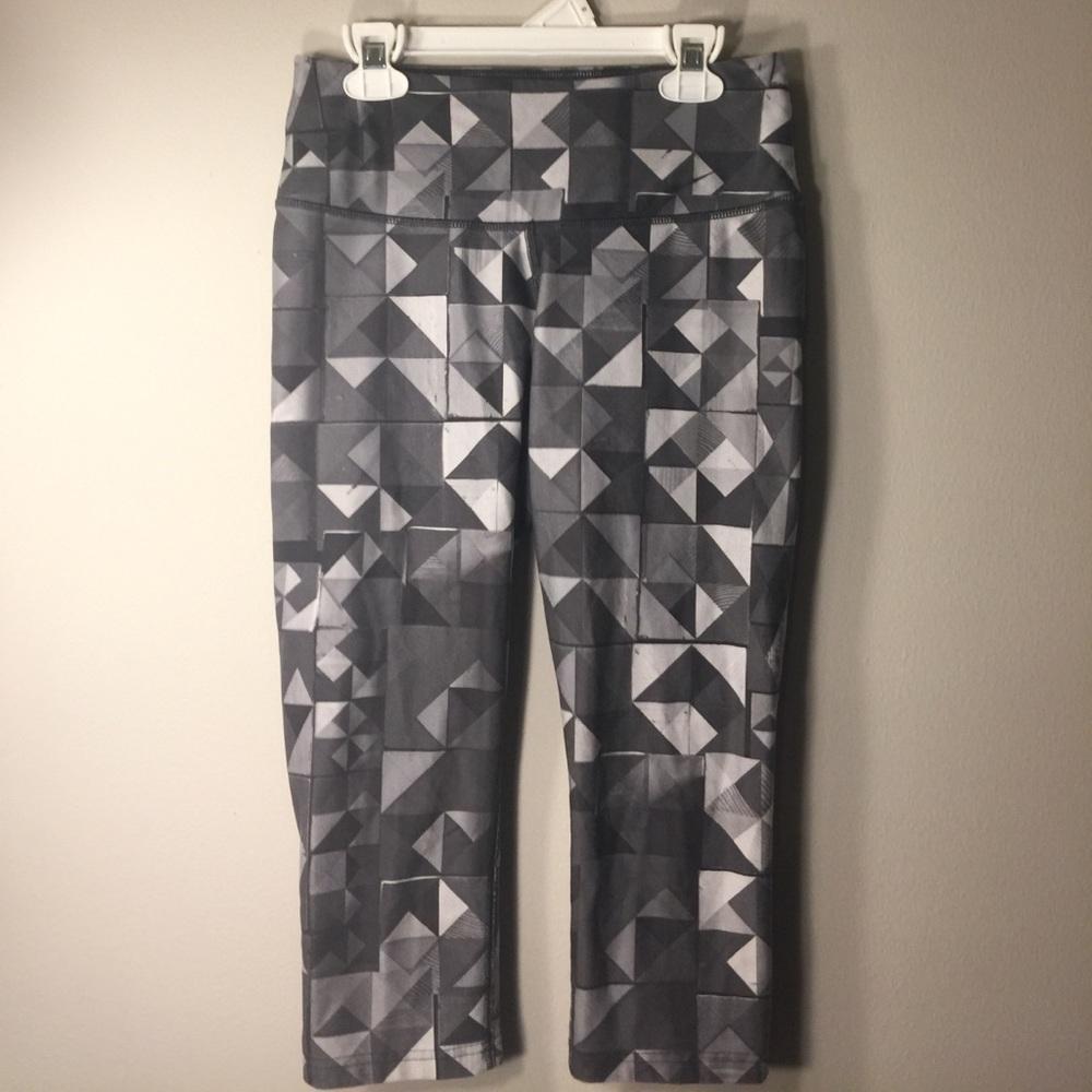 Workout cropped Nike leggings