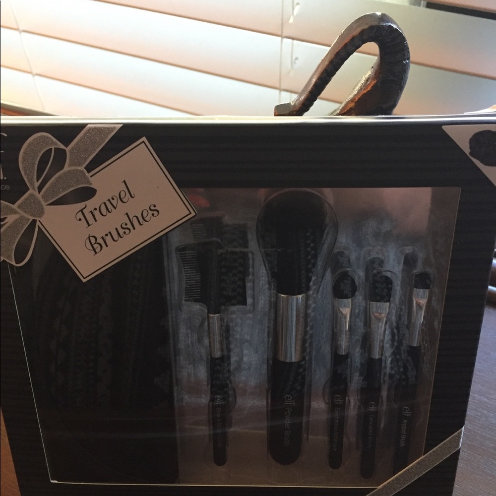 NEW!!! Elf Travel Brush Set