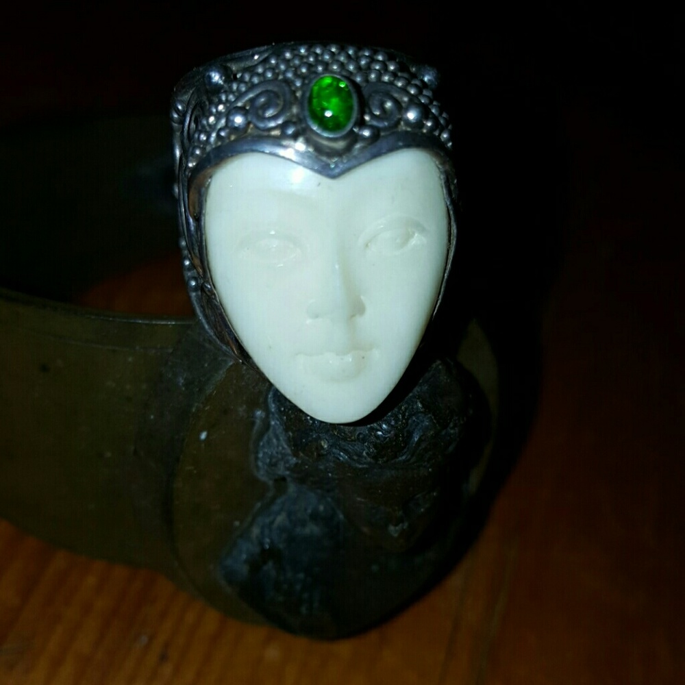 Sajen carved bone mystical face heavy 925 ring