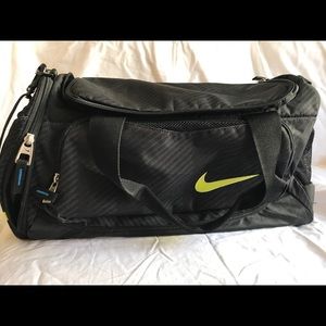 Nike black duffel bag in black and green