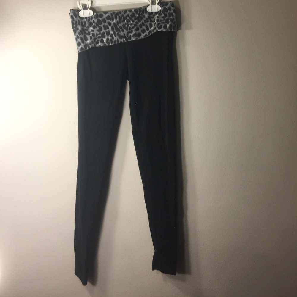 Black yoga pants