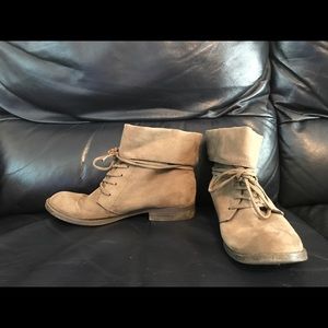 American Eagle light brown booties