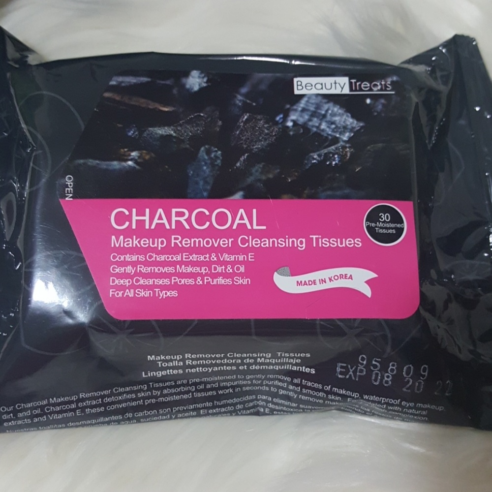 ⬇️ Charcoal cleansing towelettes. - Picture 2 of 2