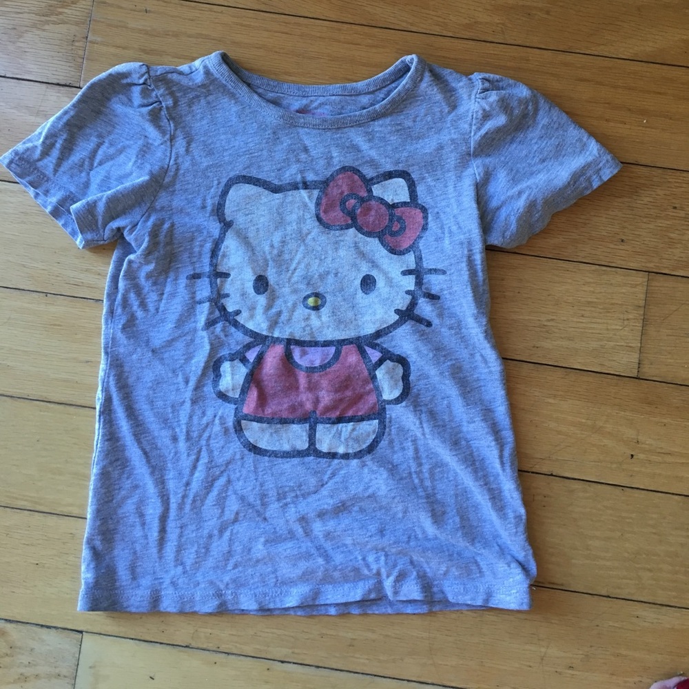 Classic HELLO KITTY T-shirt!