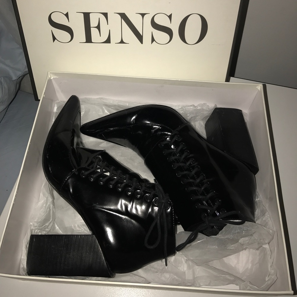 SENSO Talulah II black patent leather booties