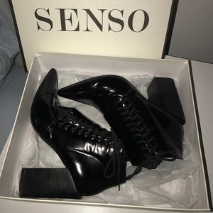 SENSO Talulah II black patent leather booties