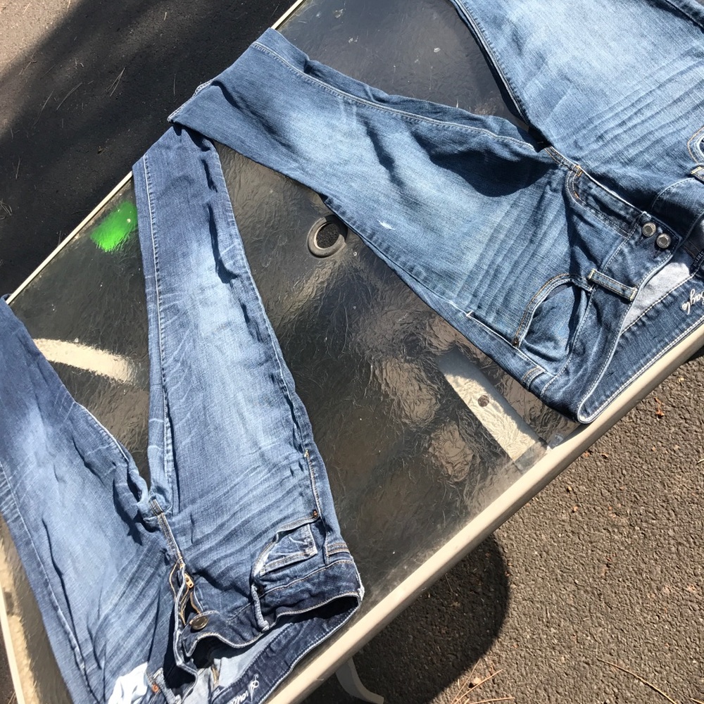 2 pairs of American eagle jeans