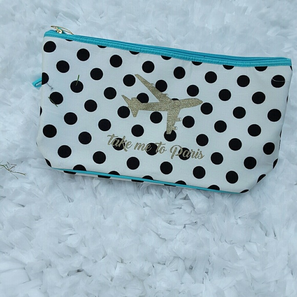 pinksnowmoon Handbags - 🆕Travel Bag.🆕
