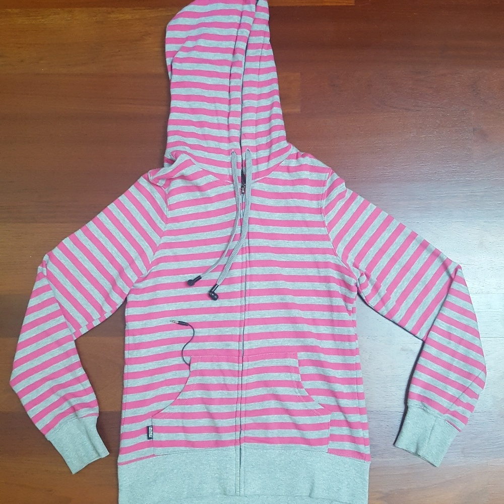 COOLEST Zip sweater ever!