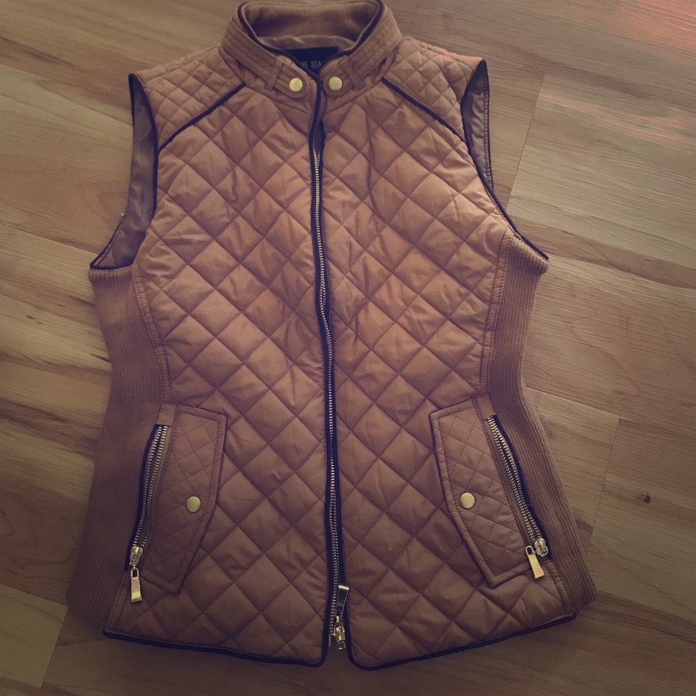 Zip up vest. Caramel brown with gold hardware