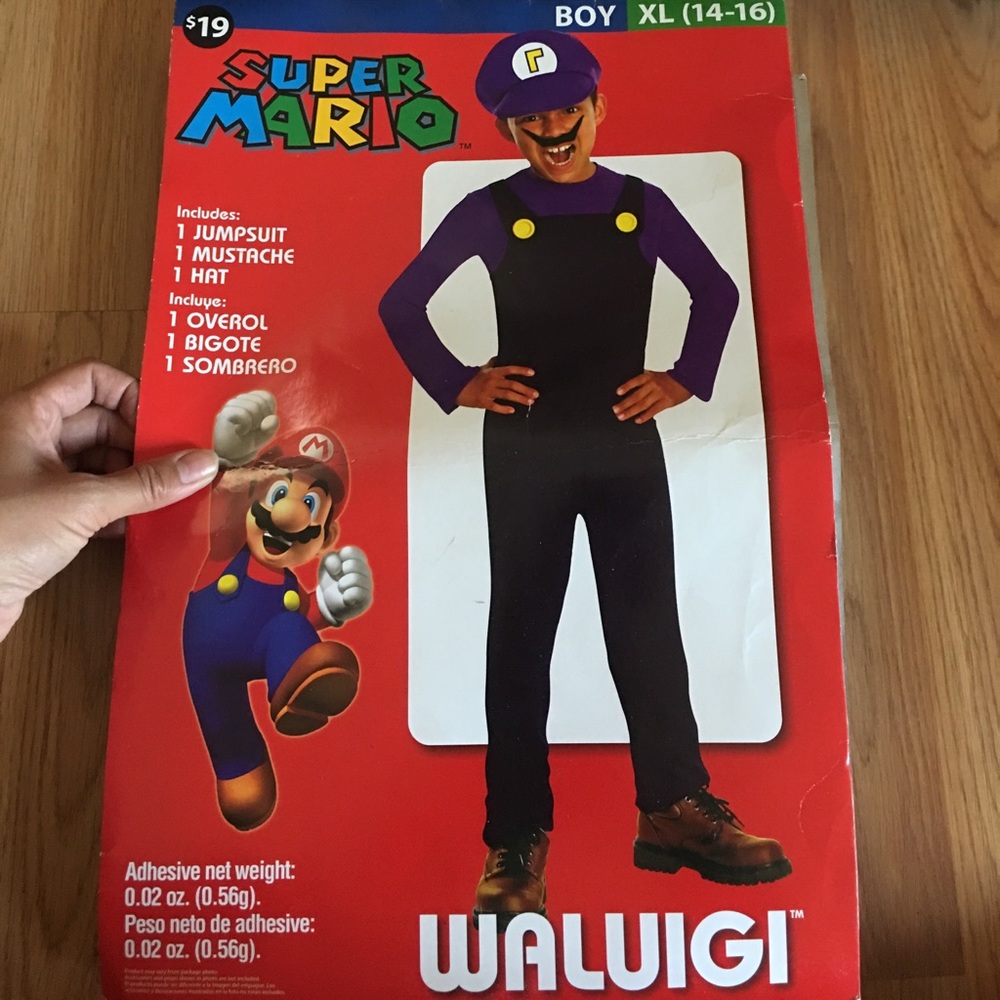 Waluigi costume