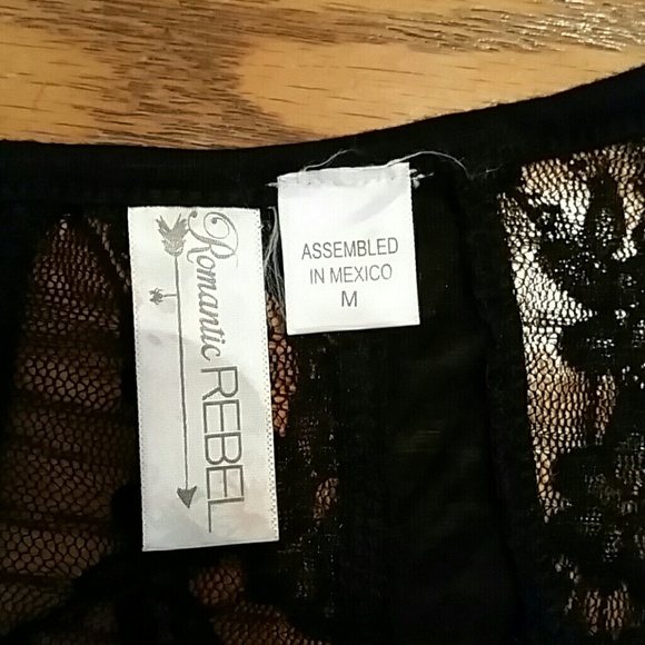 2 tops - Picture 5 of 6