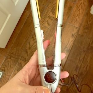 CHI straightener