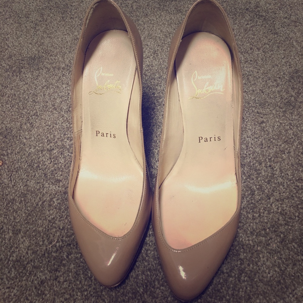 Christian Louboutin Nude Pumps