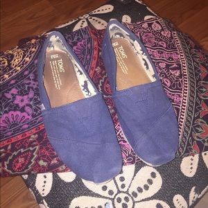 TOMS shoes