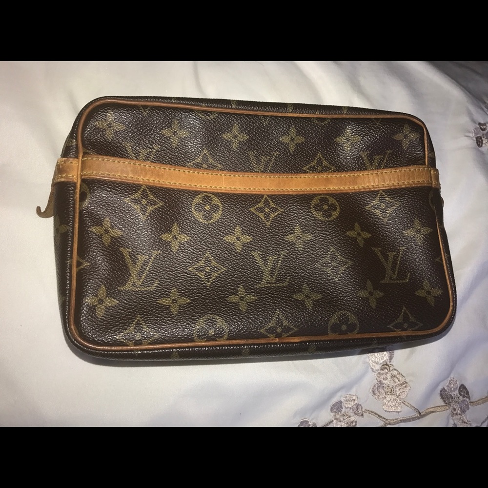 Authentic Louis Vuitton Compiegne 23 Toiletry Bag