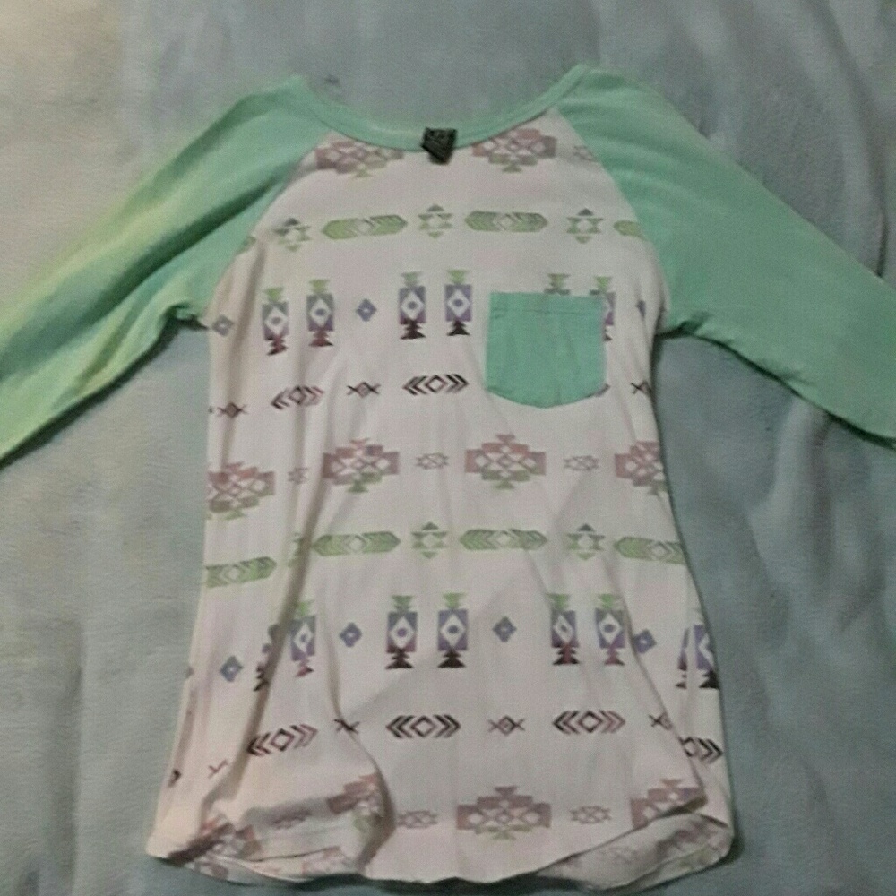 Long sleeve tee