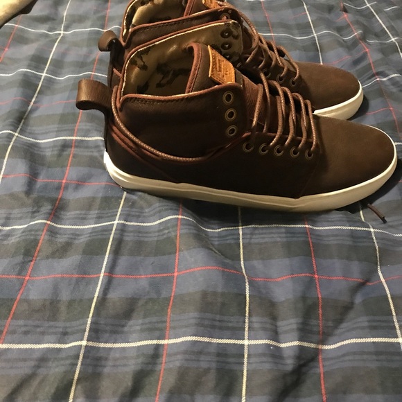 Vans - Picture 6 of 8