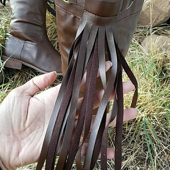 πππ¨π© Siz 6 π€Vegan Leather Knee Fringe Boot - Picture 6 of 7
