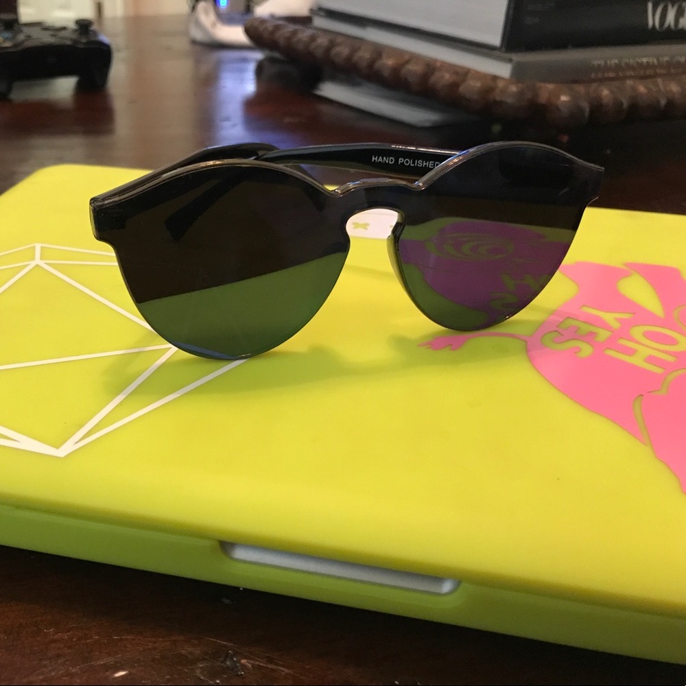 Reflective blue sunglasses
