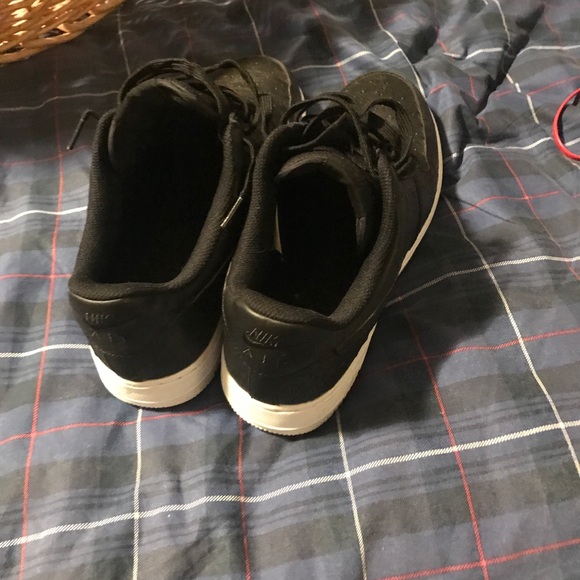 Nike Air Force 1 - Picture 2 of 4