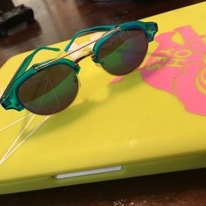 Super cute mirrored sunglasses