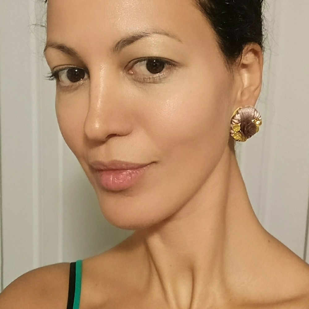 Handmade Earring by Venezuelan Artist.