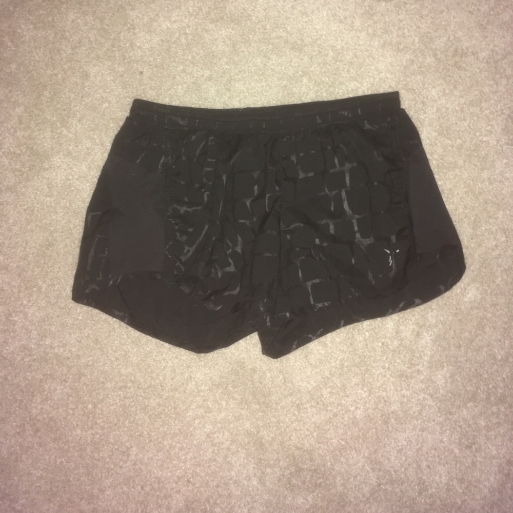 Active wear athletic shorts