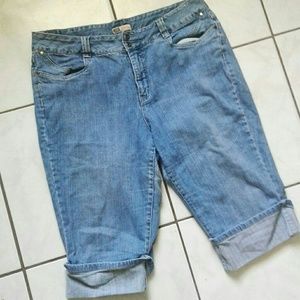 Faded Glory denim Capri pants