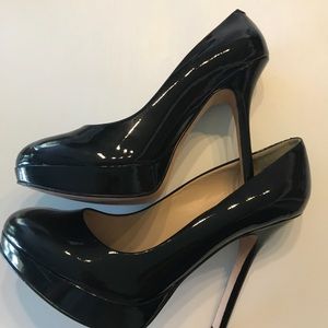 Joan & David womans flipp platform pump