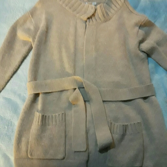 Tan sweater - Picture 1 of 1