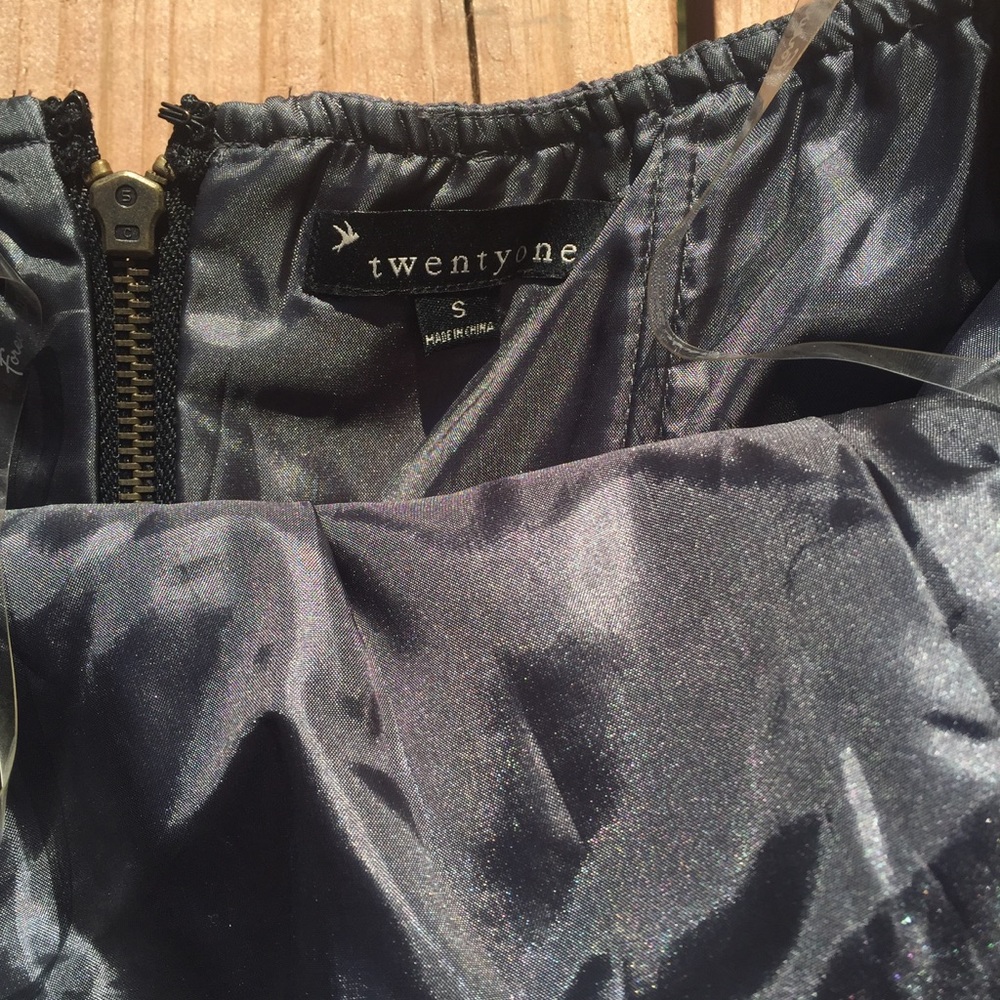 Forever 21 Gray Ruffle Front Tube Top - Picture 6 of 7