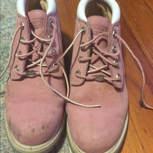 Pink Timberland waterproof boots !