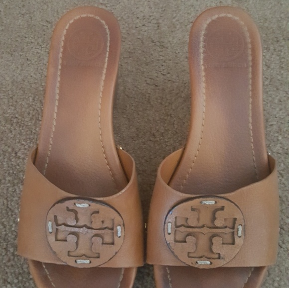 SOLD!!Tory Burch wedges - Picture 1 of 2