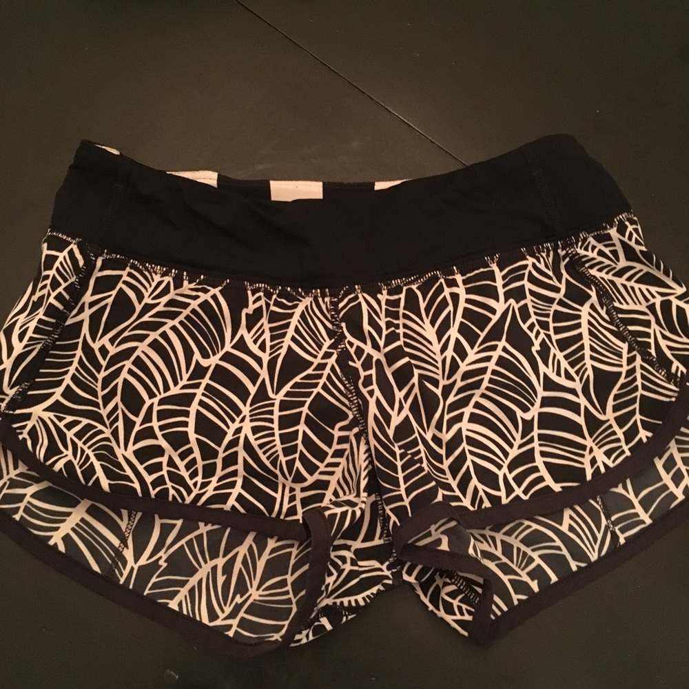 Lulu Lemon Speed Short Size 2